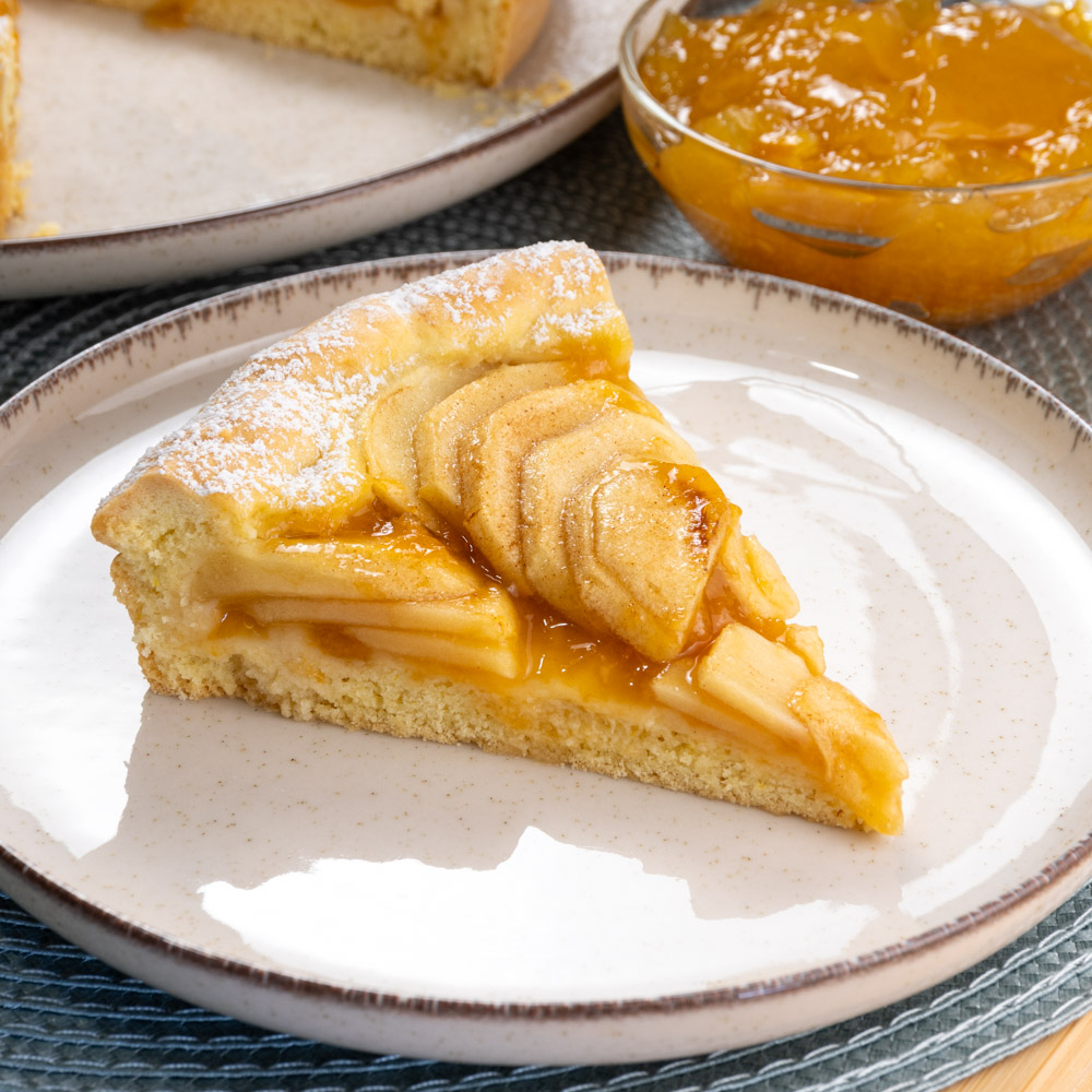 crostata di mele e marmellata